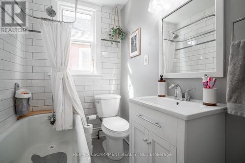 73 Kenilworth Avenue S, Hamilton, ON - Indoor Photo Showing Bathroom