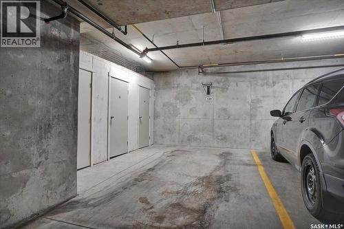 109 415 Maningas Bend, Saskatoon, SK - Indoor Photo Showing Garage