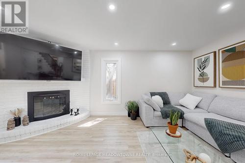 365 Celtic Drive, Hamilton, ON - Indoor Photo Showing Living Room With Fireplace