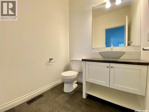A & B 422 St Mary Street, Esterhazy, SK - Indoor Photo Showing Bathroom
