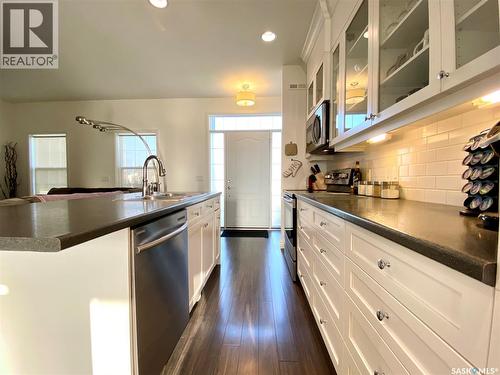 A & B 422 St Mary Street, Esterhazy, SK - Indoor Photo Showing Kitchen With Upgraded Kitchen