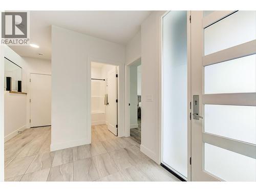 1235 Ponds Avenue, Kelowna, BC - Indoor Photo Showing Other Room