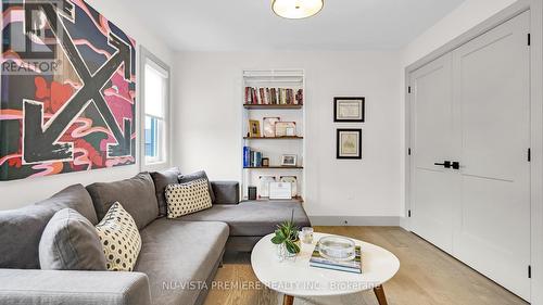 3998 Big Leaf Trail, London South (South V), ON - Indoor Photo Showing Living Room