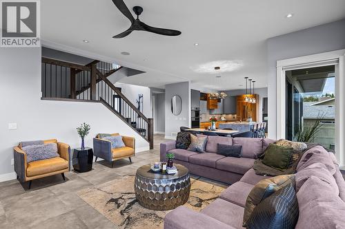 720 Turner Road, Kelowna, BC - Indoor Photo Showing Living Room
