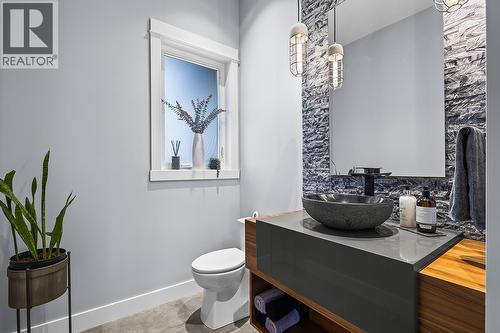 720 Turner Road, Kelowna, BC - Indoor Photo Showing Bathroom