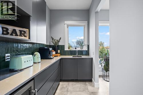 720 Turner Road, Kelowna, BC - Indoor