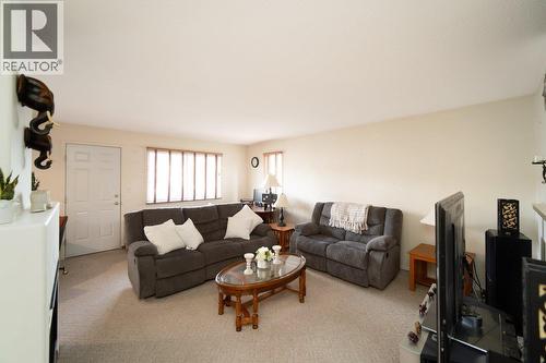 2401 12Th Street N Street N Unit# 20, Cranbrook, BC - Indoor Photo Showing Living Room