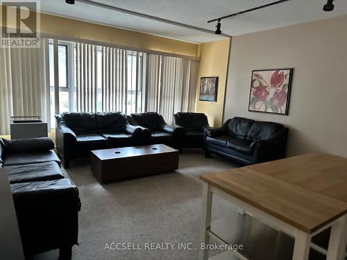 608 - 1785 Frobisher Lane N, Ottawa, ON - Indoor Photo Showing Living Room