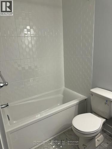 724 Rouncey Road, Ottawa, ON - Indoor Photo Showing Bathroom