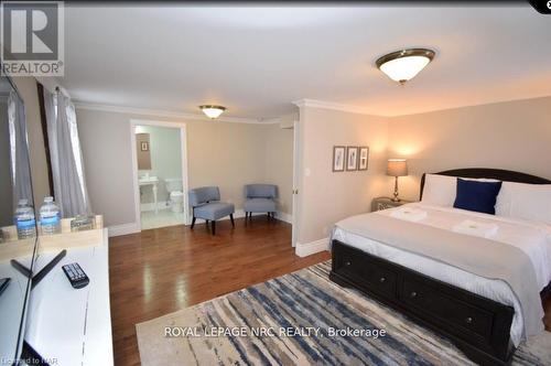 Front - 79 Johnson Street, Niagara-On-The-Lake (Town), ON - Indoor Photo Showing Bedroom