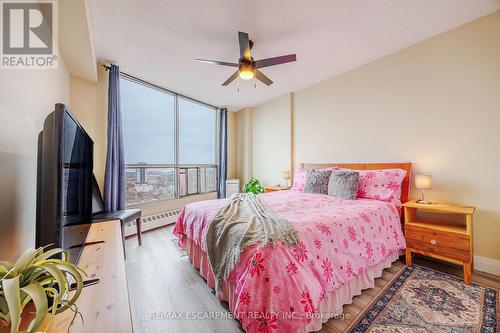 2604 - 150 Charlton Avenue E, Hamilton (Corktown), ON - Indoor Photo Showing Bedroom