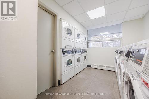 2604 - 150 Charlton Avenue E, Hamilton (Corktown), ON - Indoor Photo Showing Laundry Room