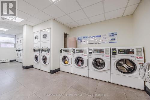 2604 - 150 Charlton Avenue E, Hamilton (Corktown), ON - Indoor Photo Showing Laundry Room