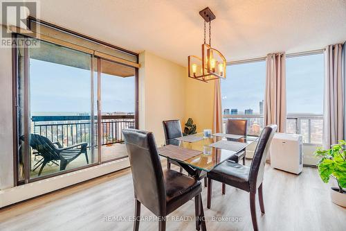 2604 - 150 Charlton Avenue E, Hamilton (Corktown), ON - Indoor Photo Showing Dining Room