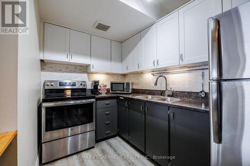 2604 - 150 Charlton Avenue E, Hamilton (Corktown), ON - Indoor Photo Showing Kitchen With Double Sink