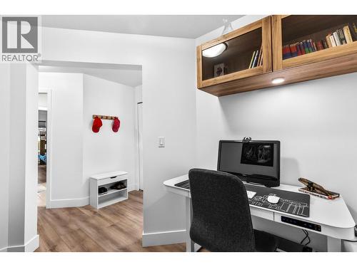 555 Yates Road Unit# 115, Kelowna, BC - Indoor Photo Showing Office