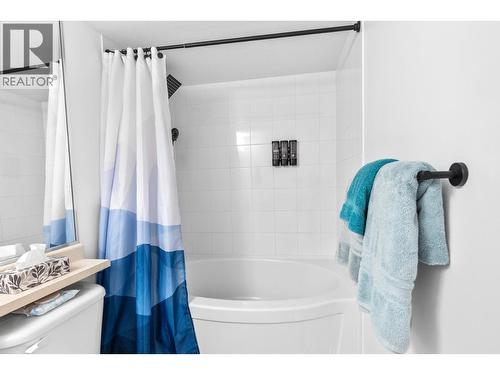 555 Yates Road Unit# 115, Kelowna, BC - Indoor Photo Showing Bathroom