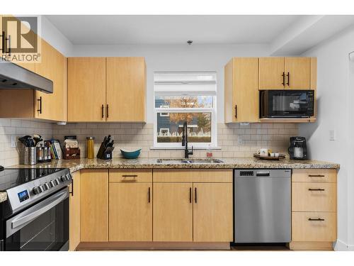 555 Yates Road Unit# 115, Kelowna, BC - Indoor Photo Showing Kitchen With Double Sink
