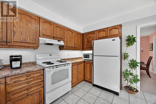 31 Gardenia Way, Caledon, ON - Indoor Photo Showing Kitchen