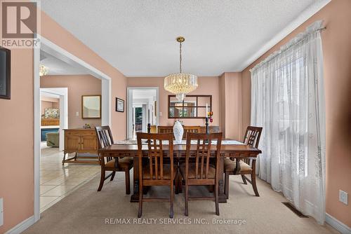 31 Gardenia Way, Caledon, ON - Indoor Photo Showing Dining Room