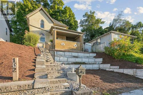 132 Queen Street W, Cambridge, ON - Outdoor