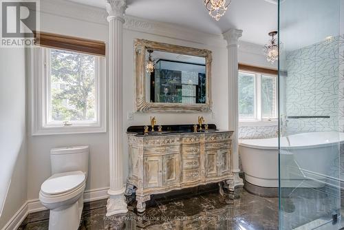 28 Stonegate Drive, Hamilton, ON - Indoor Photo Showing Bathroom