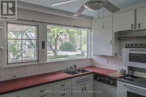 10 Campbell Crescent, Toronto, ON - Indoor Photo Showing Kitchen With Double Sink
