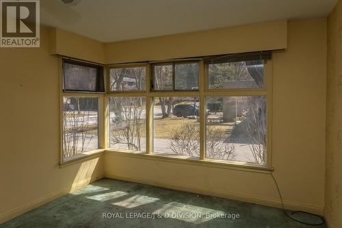 10 Campbell Crescent, Toronto, ON - Indoor Photo Showing Other Room