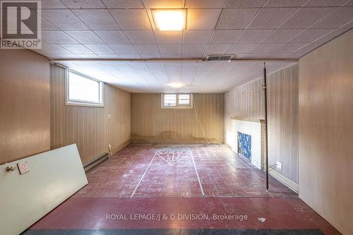 10 Campbell Crescent, Toronto, ON - Indoor