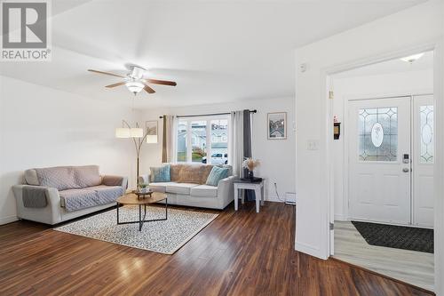 7 Oaken Drive, Conception Bay South, NL - Indoor Photo Showing Living Room