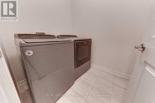 91 Titan Trail, Markham, ON - Indoor Photo Showing Laundry Room