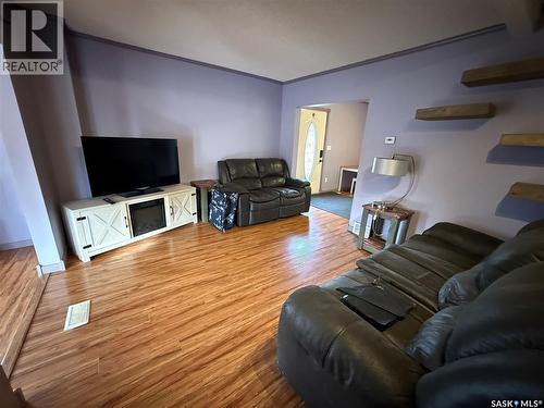 237 Perkins Street, Estevan, SK - Indoor Photo Showing Living Room