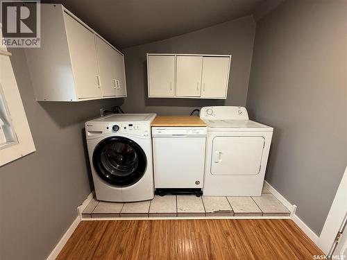 237 Perkins Street, Estevan, SK - Indoor Photo Showing Laundry Room