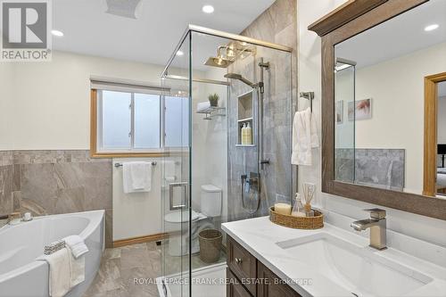 38 Clearview Court, Peterborough (Monaghan Ward 2), ON - Indoor Photo Showing Bathroom