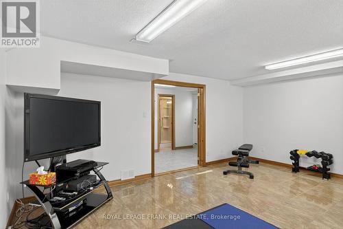 38 Clearview Court, Peterborough (Monaghan Ward 2), ON - Indoor