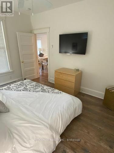 23 Farm View Lane, Prince Edward County, ON - Indoor Photo Showing Bedroom
