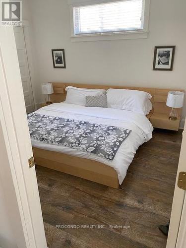 23 Farm View Lane, Prince Edward County, ON - Indoor Photo Showing Bedroom