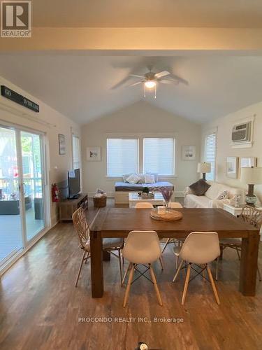 23 Farm View Lane, Prince Edward County, ON - Indoor Photo Showing Dining Room