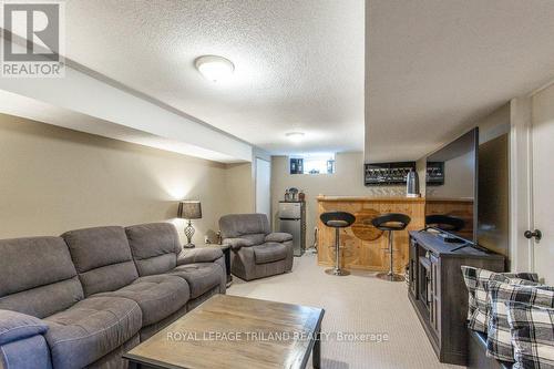 15 Talavera Crescent, London East (East I), ON - Indoor Photo Showing Other Room