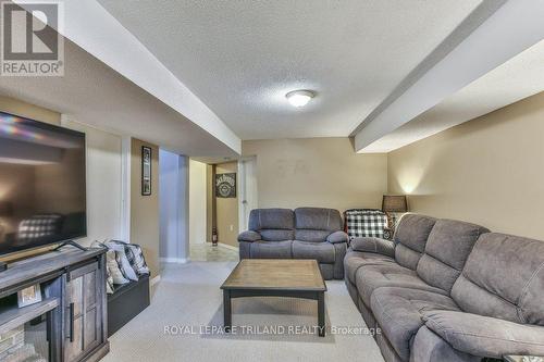15 Talavera Crescent, London East (East I), ON - Indoor Photo Showing Living Room