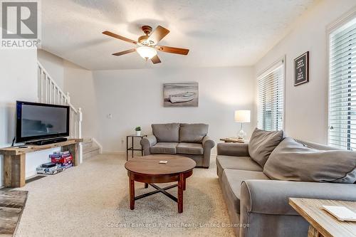 Living area. - 1 Duncan Street, Norfolk (Turkey Point), ON - Indoor Photo Showing Living Room