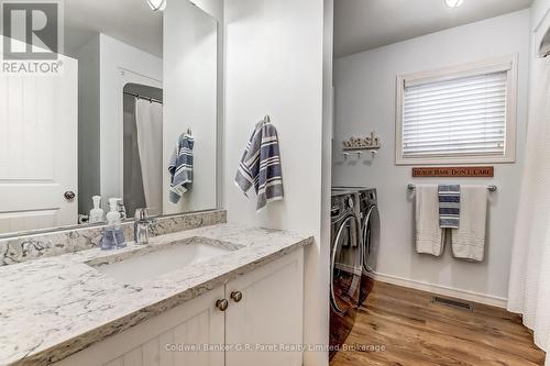 Main floor bath/laundry. (4pc.) - 1 Duncan Street, Norfolk (Turkey Point), ON - Indoor