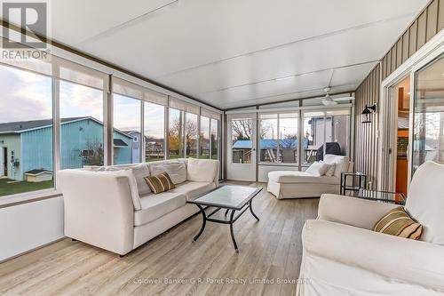 Three season sunroom. - 1 Duncan Street, Norfolk (Turkey Point), ON - Indoor Photo Showing Living Room