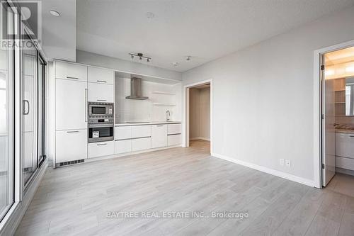 1401 - 2221 Yonge Street, Toronto, ON - Indoor Photo Showing Kitchen