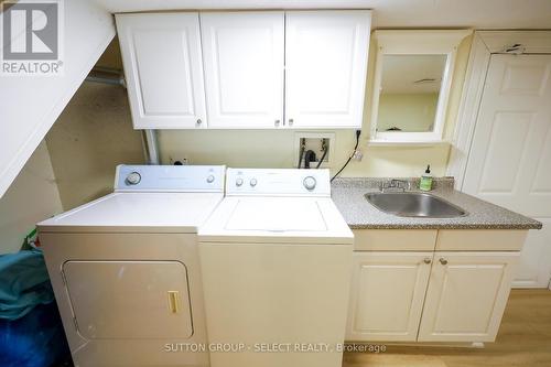 552 Adelaide Street N, London East (East G), ON - Indoor Photo Showing Laundry Room