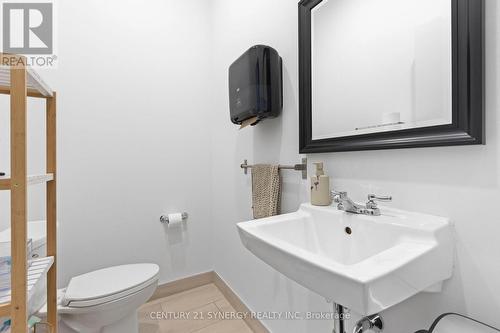 9/10 - 200 Vanguard Drive, Ottawa, ON 