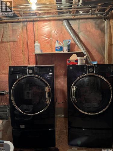 97 Dorothy Street, Regina, SK - Indoor Photo Showing Laundry Room