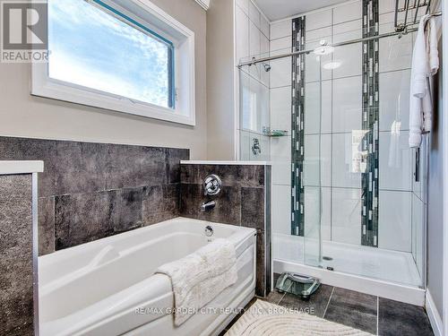 2400 Effingham Street, Pelham (North Pelham), ON - Indoor Photo Showing Bathroom