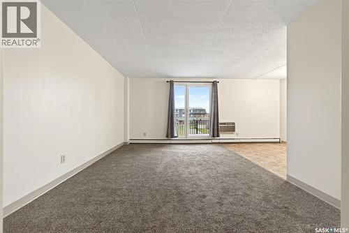 32 27 Centennial Street, Regina, SK - Indoor Photo Showing Other Room