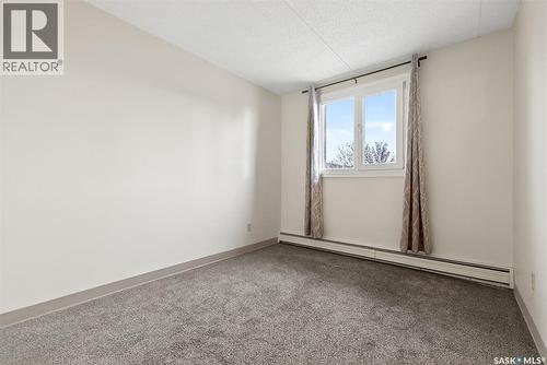 32 27 Centennial Street, Regina, SK - Indoor Photo Showing Other Room
